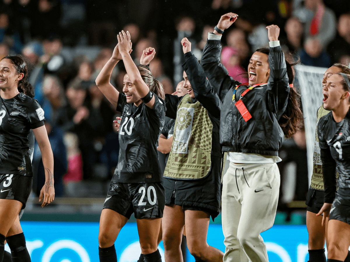 Uus-Meremaa naiskonna sündmusterohke algus kodusel&nbsp;turniiril